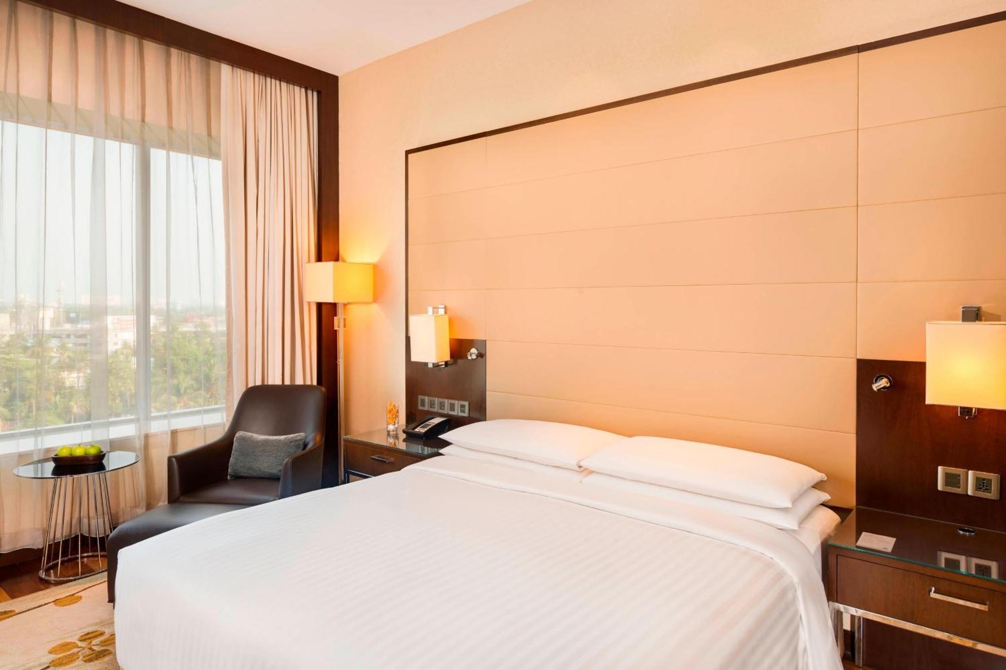Kochi Marriott Hotel Екстер'єр фото
