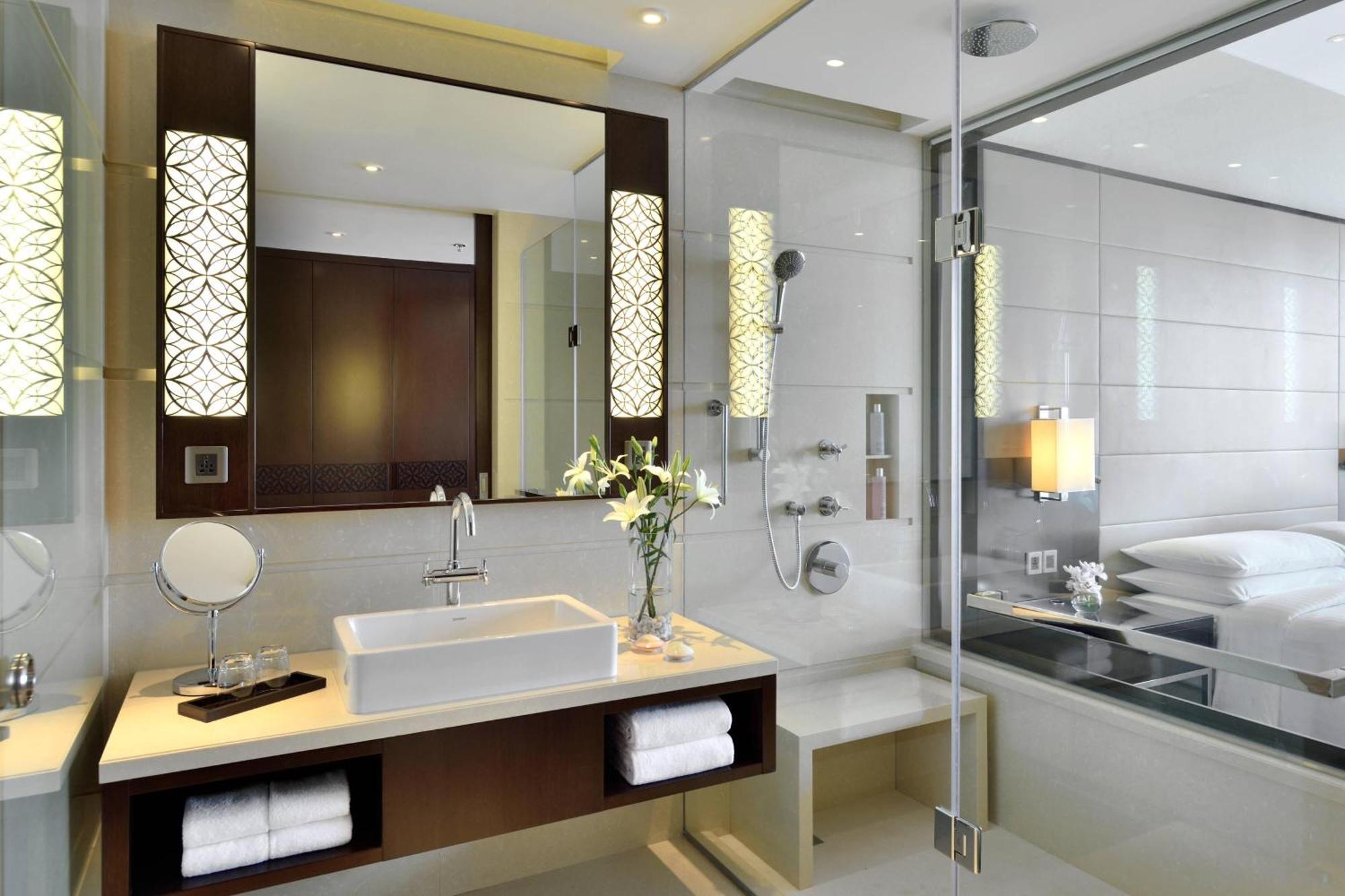 Kochi Marriott Hotel Екстер'єр фото Bathroom